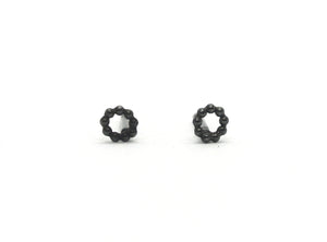 Circle earrings in oxidized silver mini