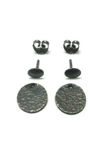 Load image into Gallery viewer, Banquet earrings in oxidized silver