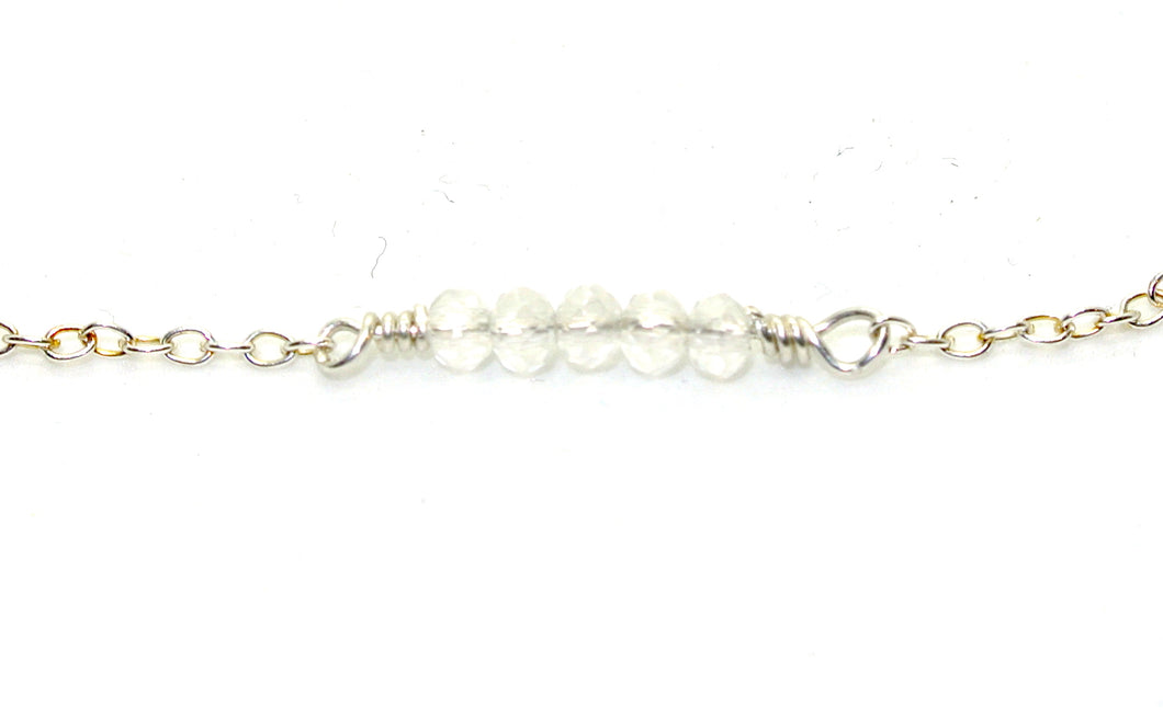 Simple bracelet with clear glass beads